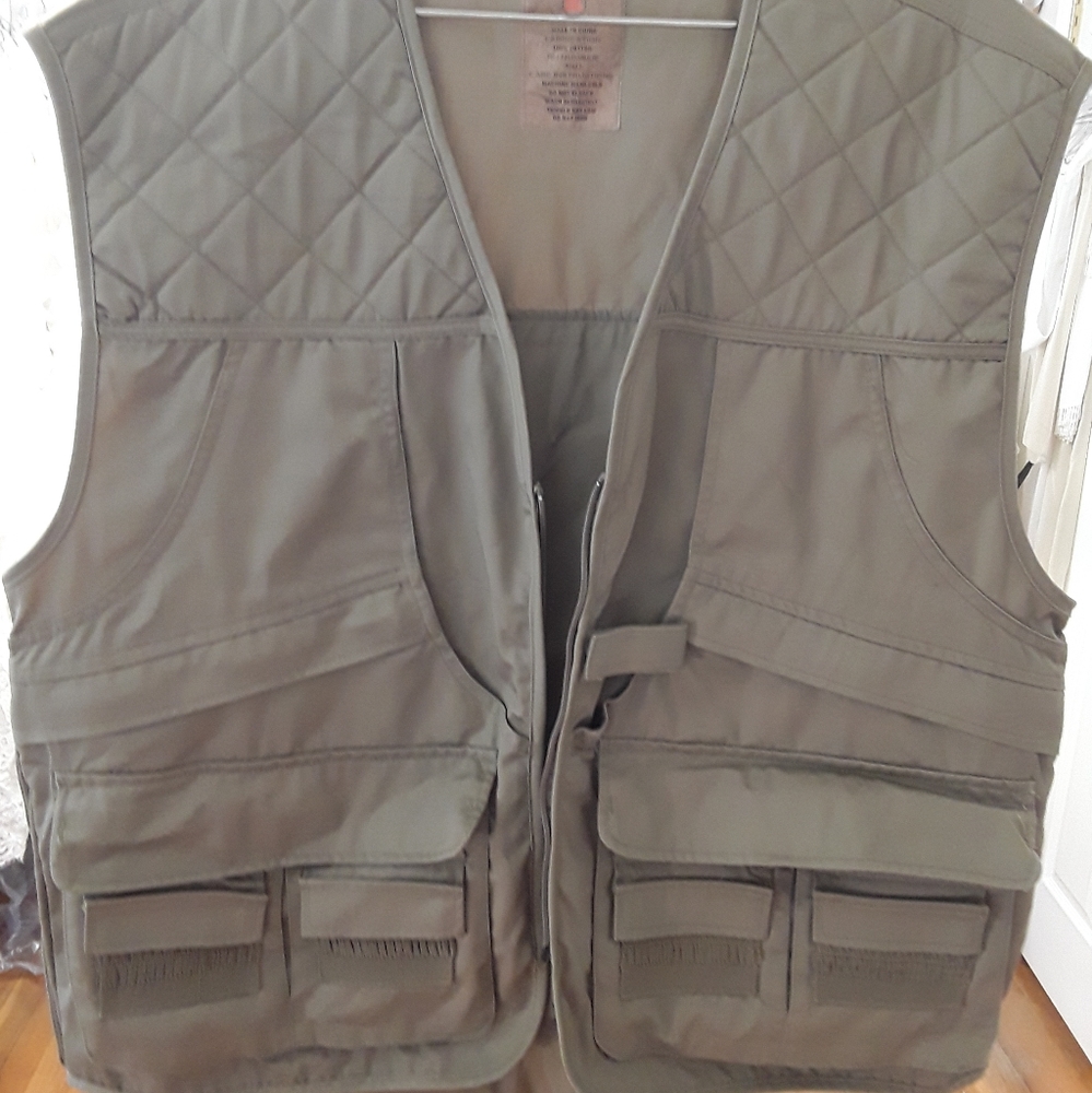 Men's fishing vest
